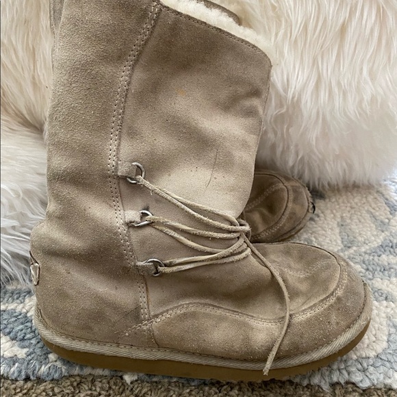 used ugg boots - Picture 2 of 5